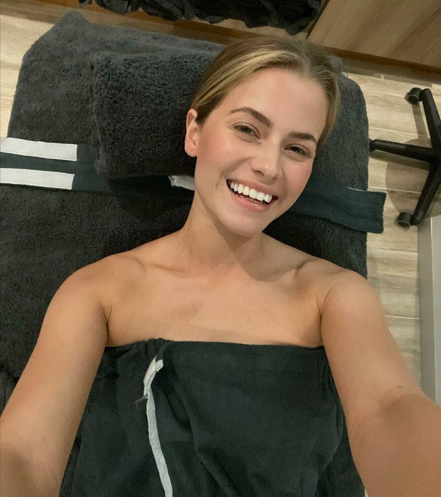 15P Jeanni Mulder nude