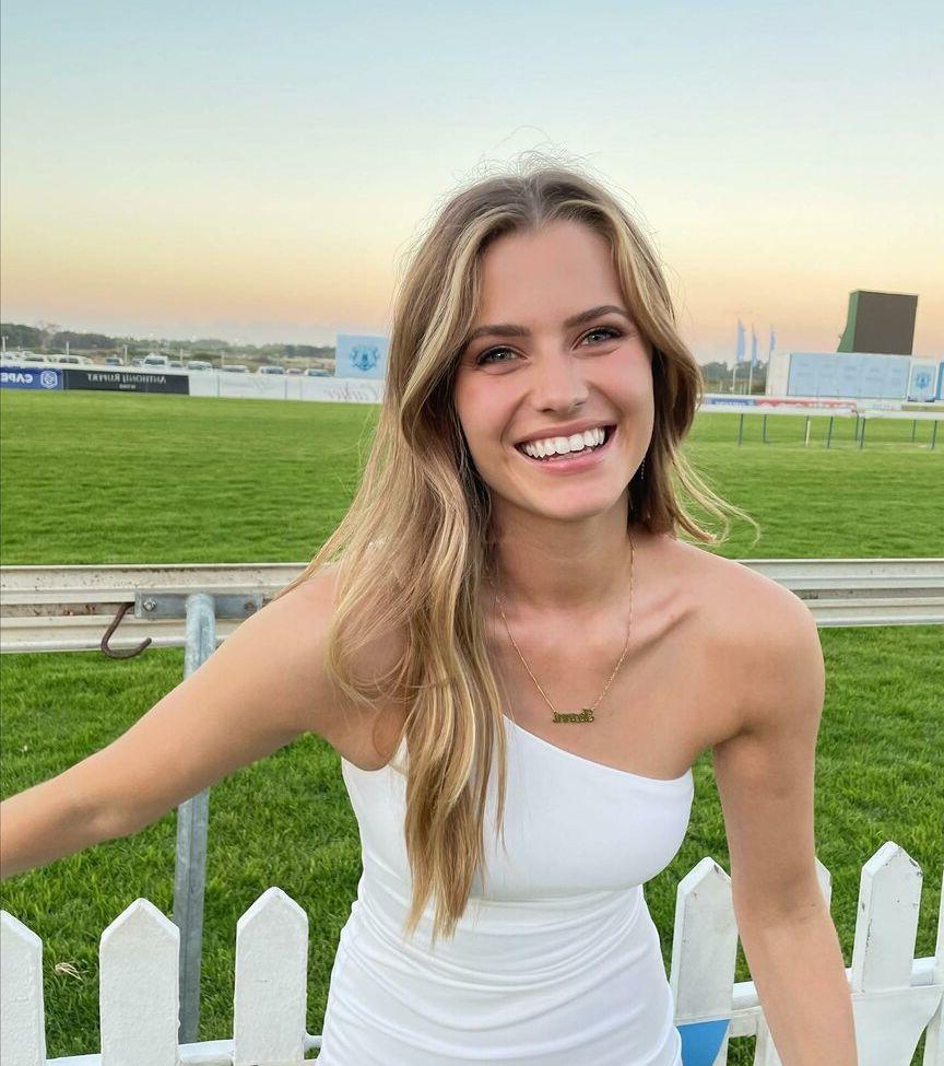 15P Jeanni Mulder nude