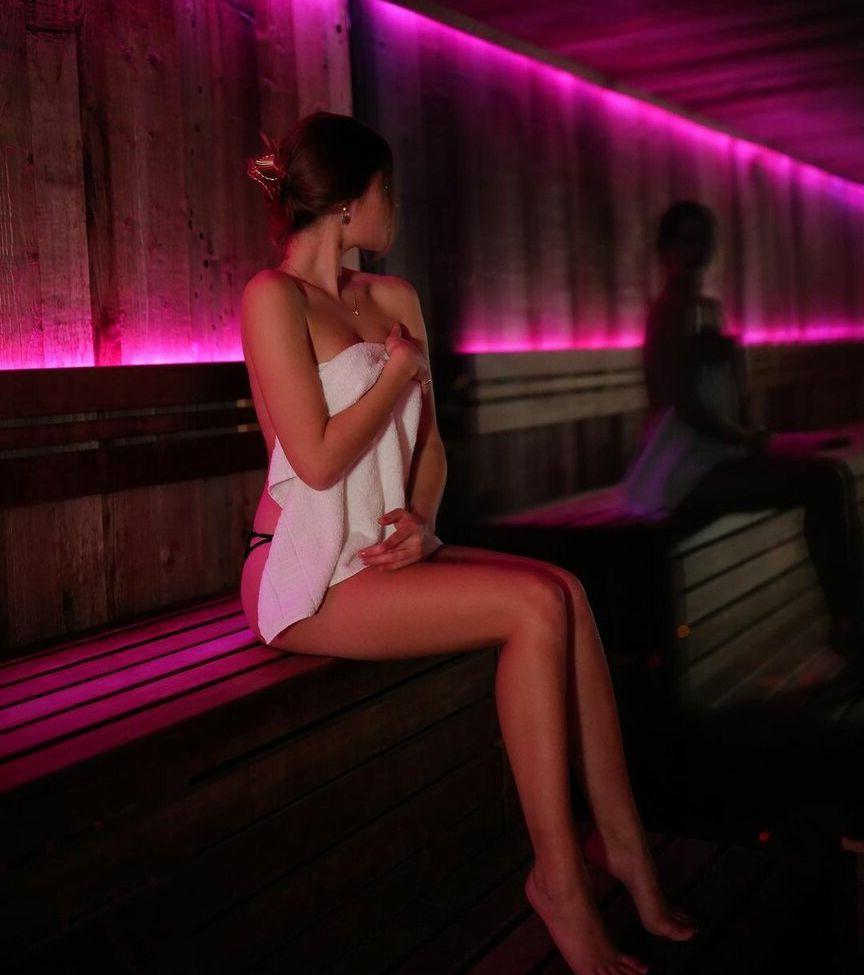25P Zoelle nude