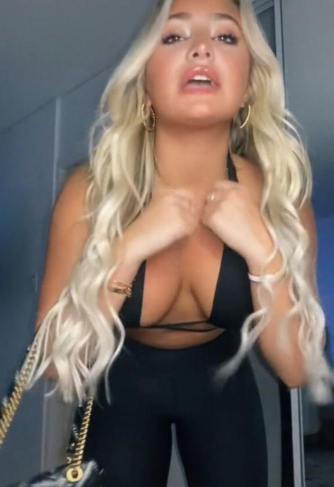 25P Juliana Sanchez nude