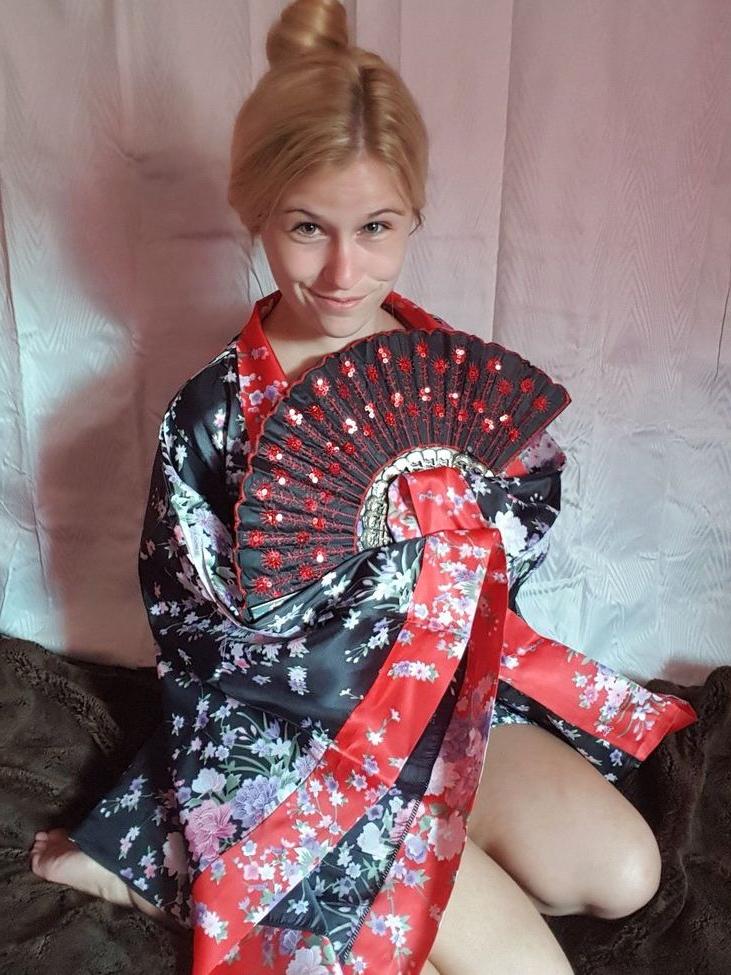 25P Everyday Harley Quinn nude