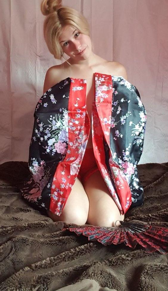 25P Everyday Harley Quinn nude
