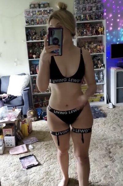 25P Everyday Harley Quinn nude