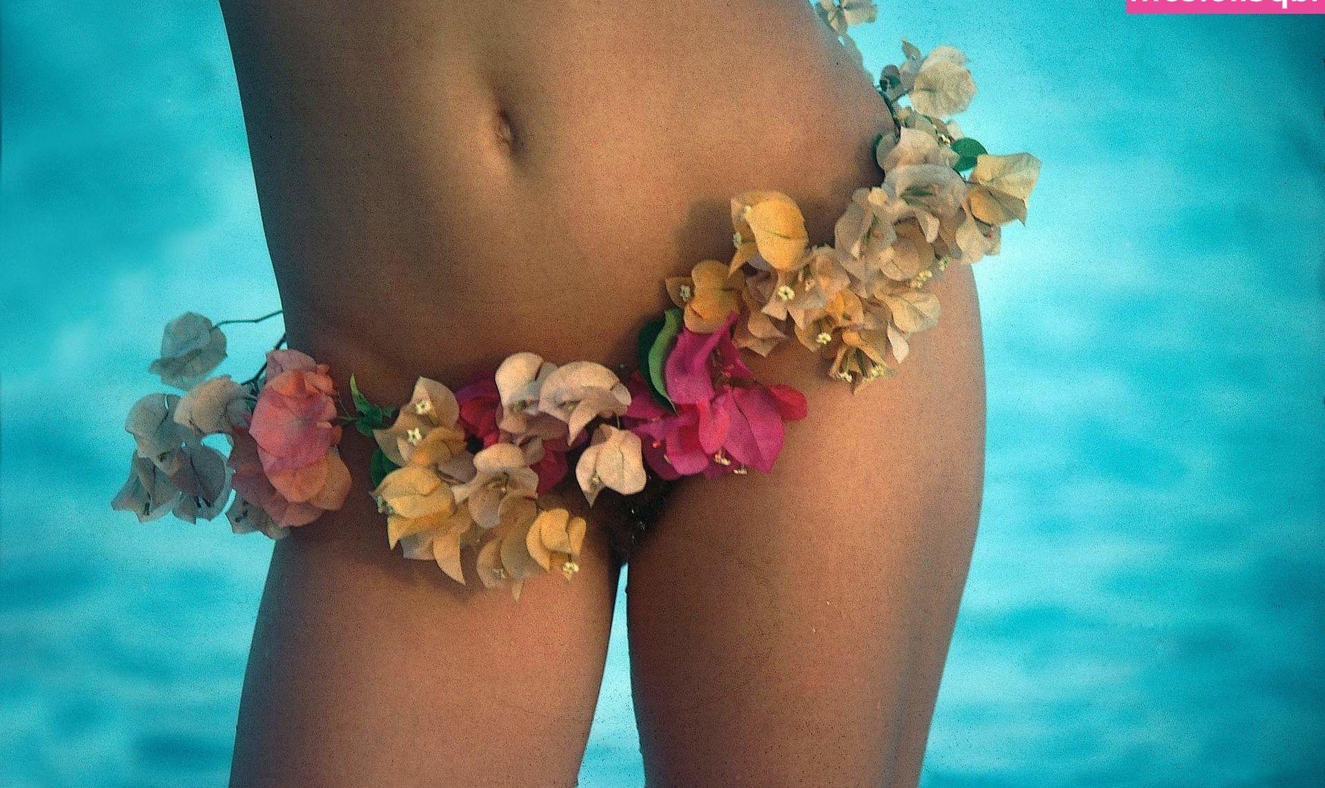 21P Vanessa Schreiber nude