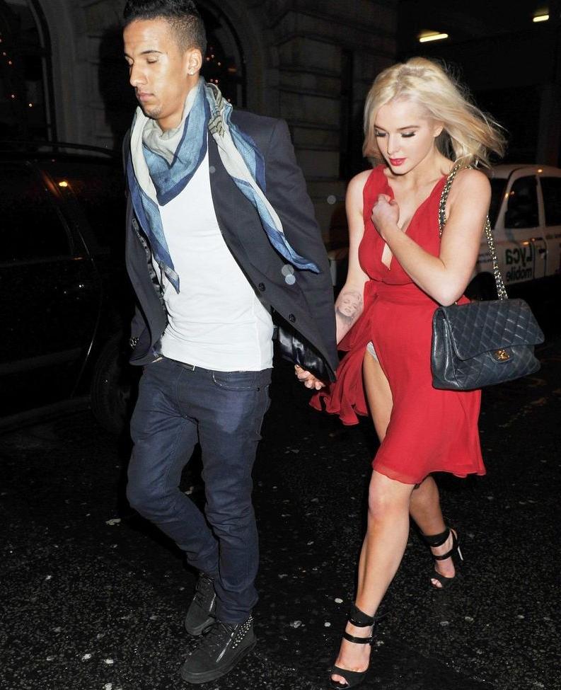 25P Helen Flanagan nackt