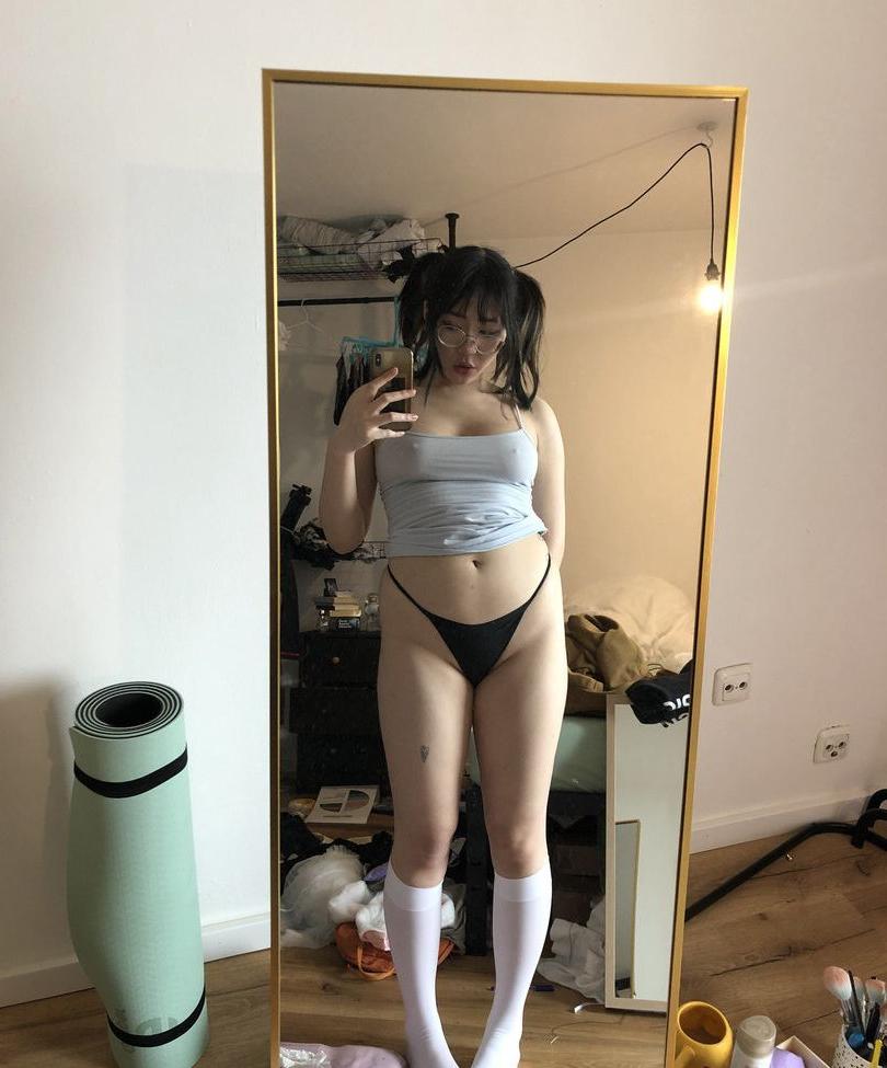 25P Anhxes nude