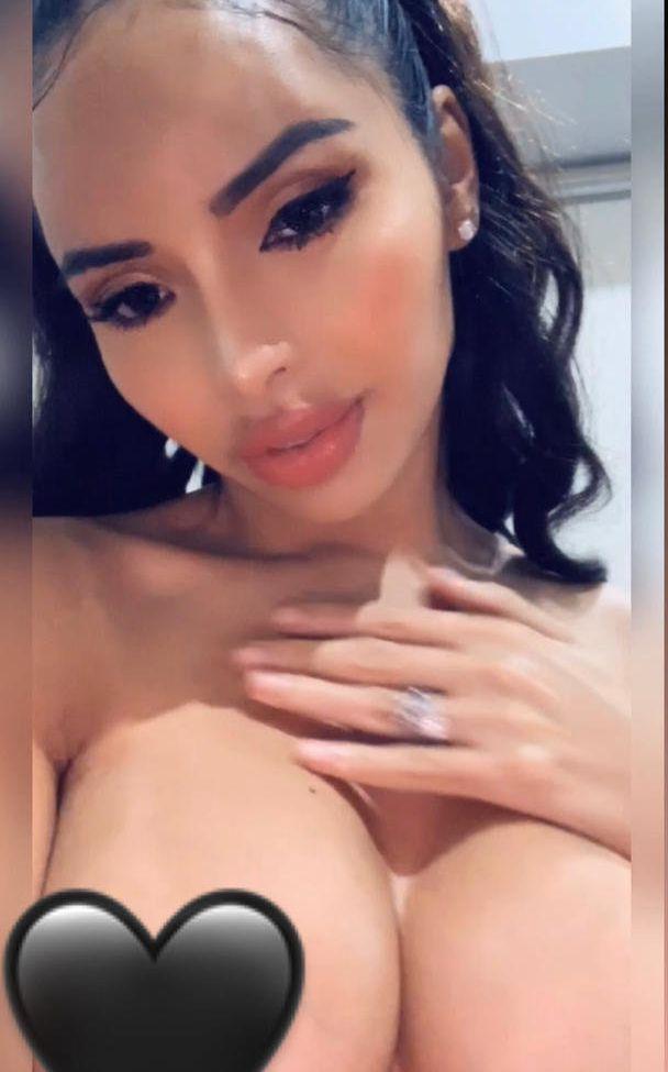 25P Angelacastellanos nude