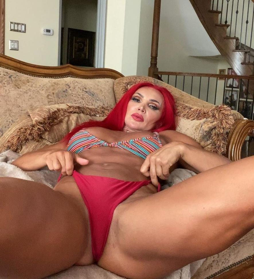 25P Corina Bunea nude