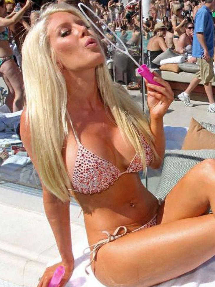 25P Heidi Montag nude