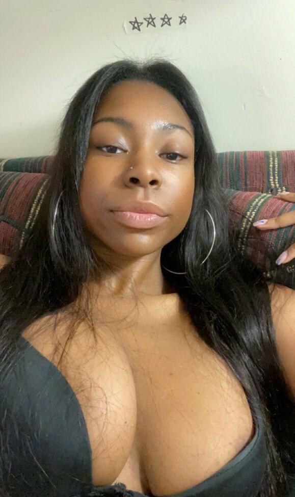 19P Annah Nicki Smith nude