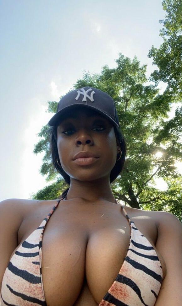 19P Annah Nicki Smith nude