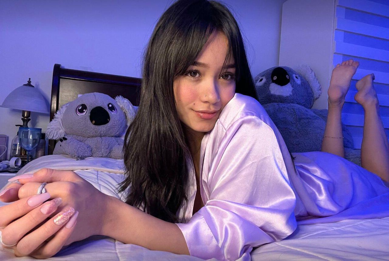 24P Sia ASMR nude