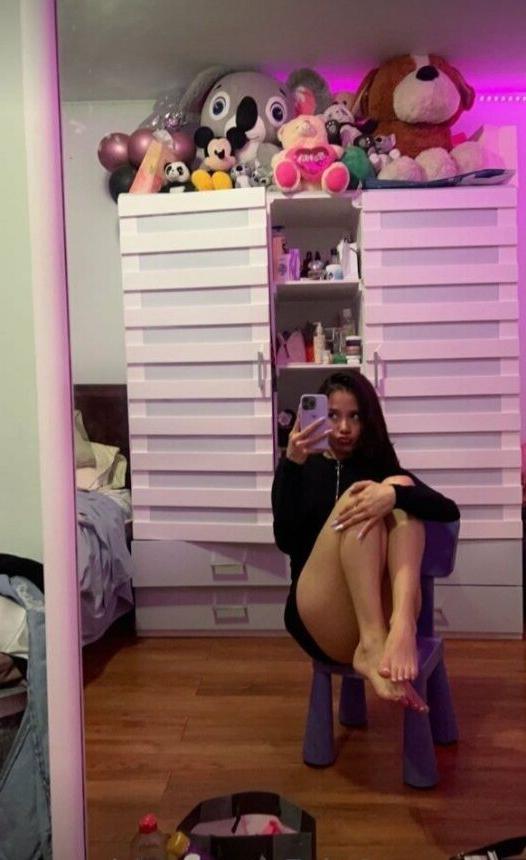 24P Sia ASMR nude