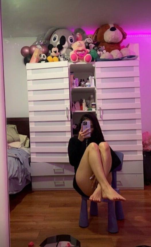 24P Sia ASMR nude