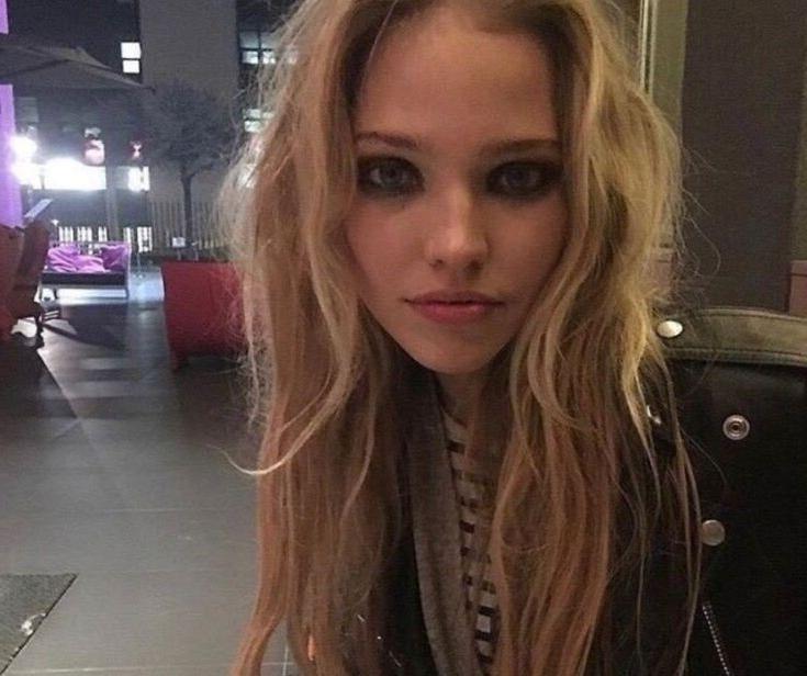 11P Sasha Luss nude
