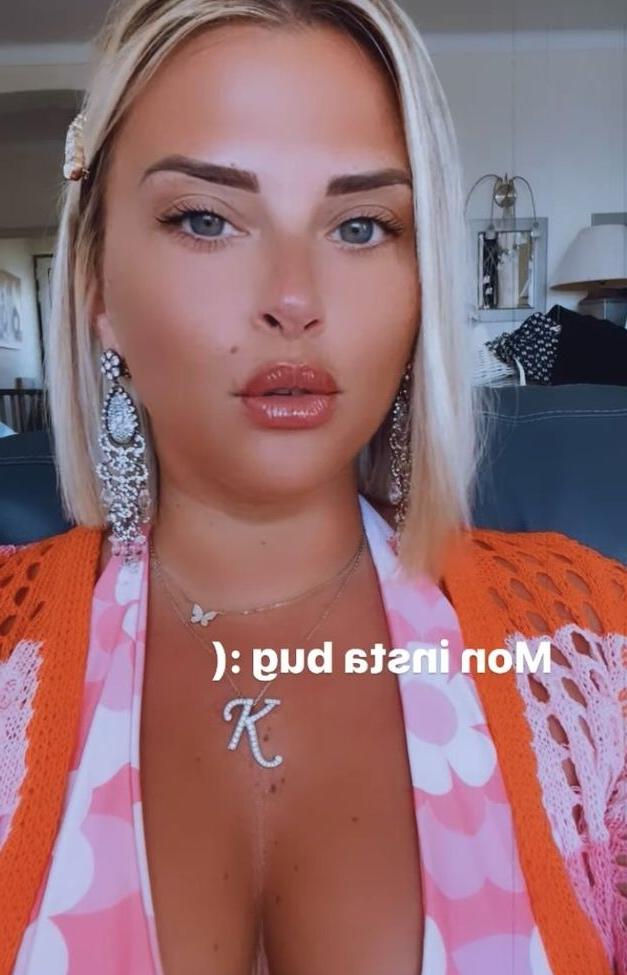 21P Kelly Vedovelli nude