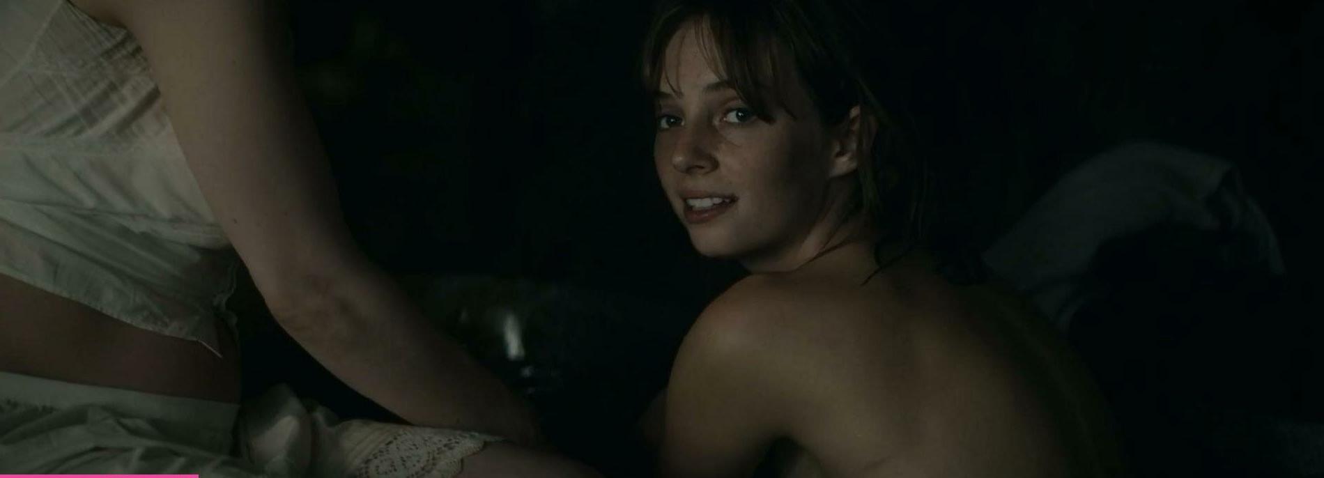 25P Maya Hawke nude