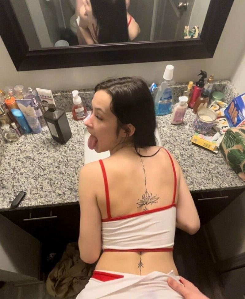 24P Ssavynicolee nude