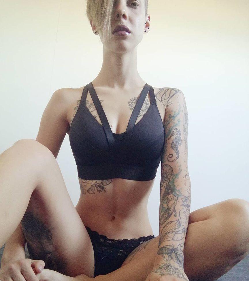 12P Fannivadoc nude