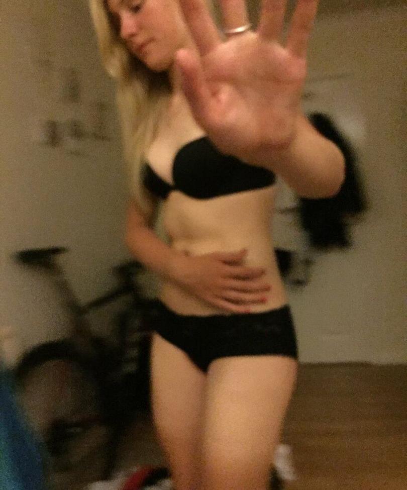 25P Anna Christian nude