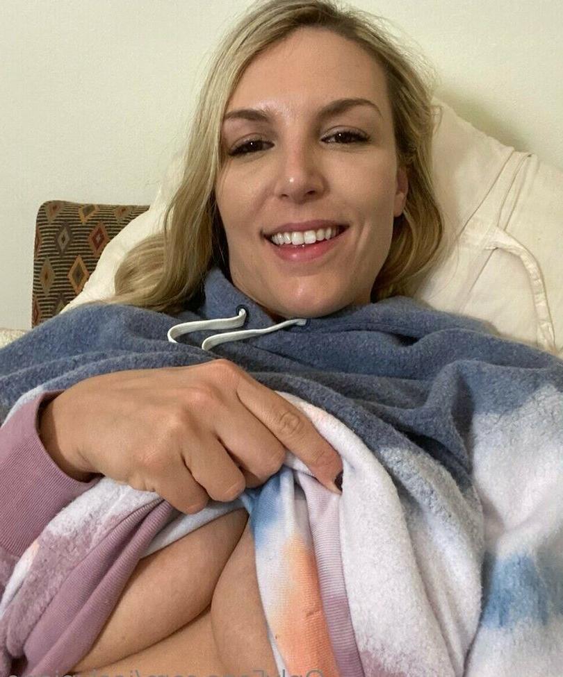 25P Joslyn Jane nackt