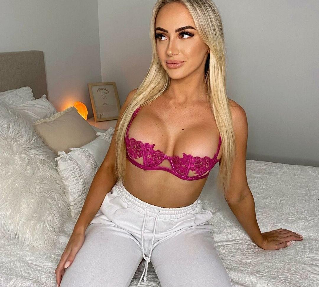 25P Taylah Small nude