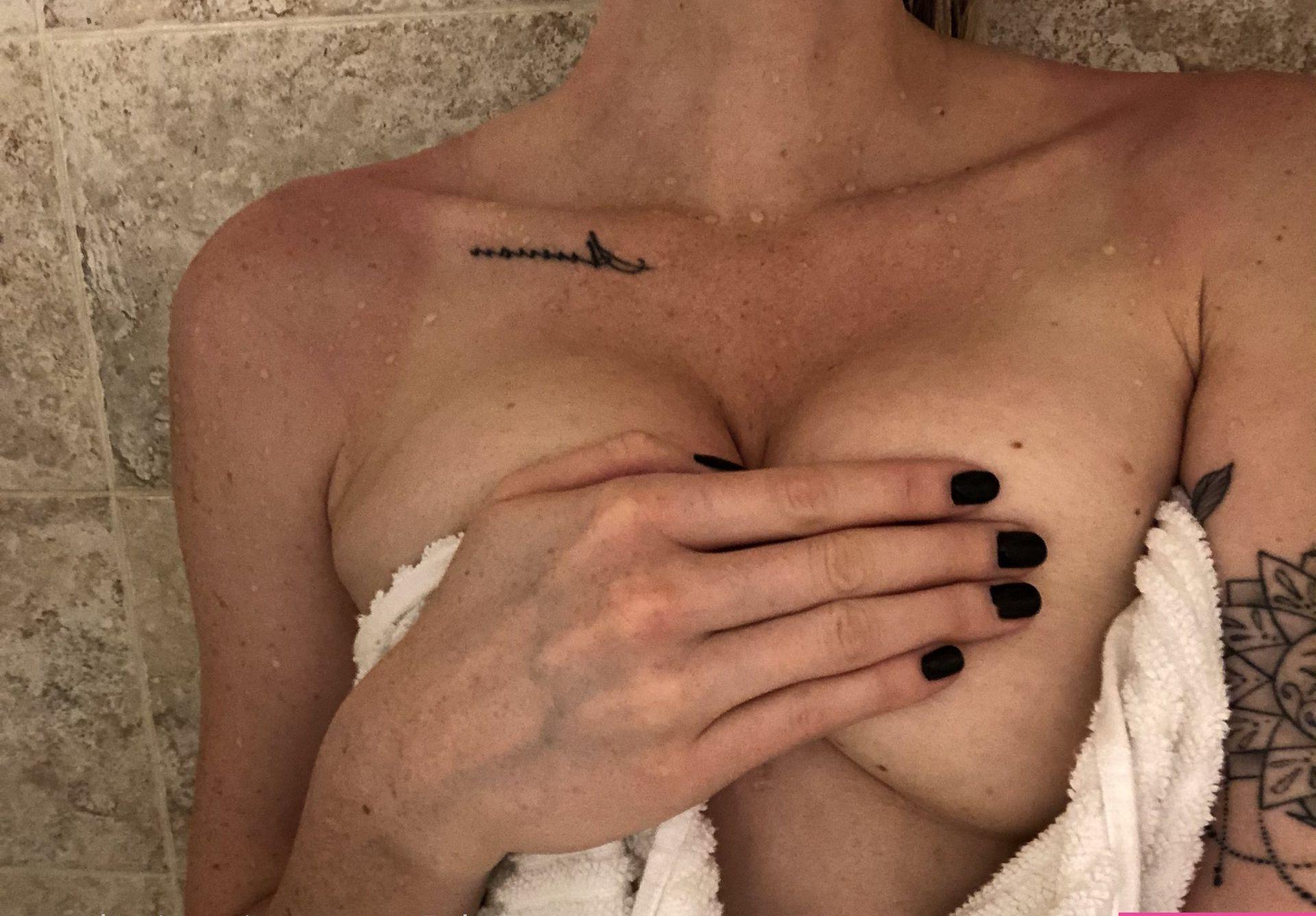 25P Jazminn Hayes nude
