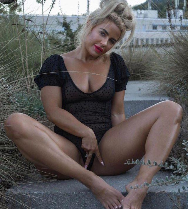 16P Andrea Schaerer nude