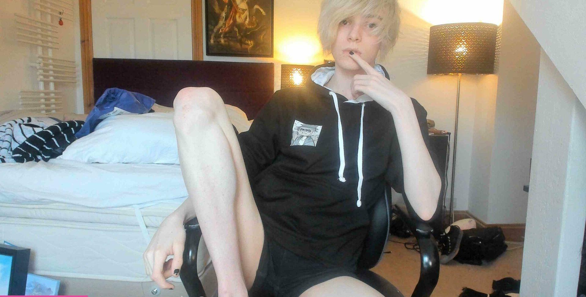 19P Narsissyus nude