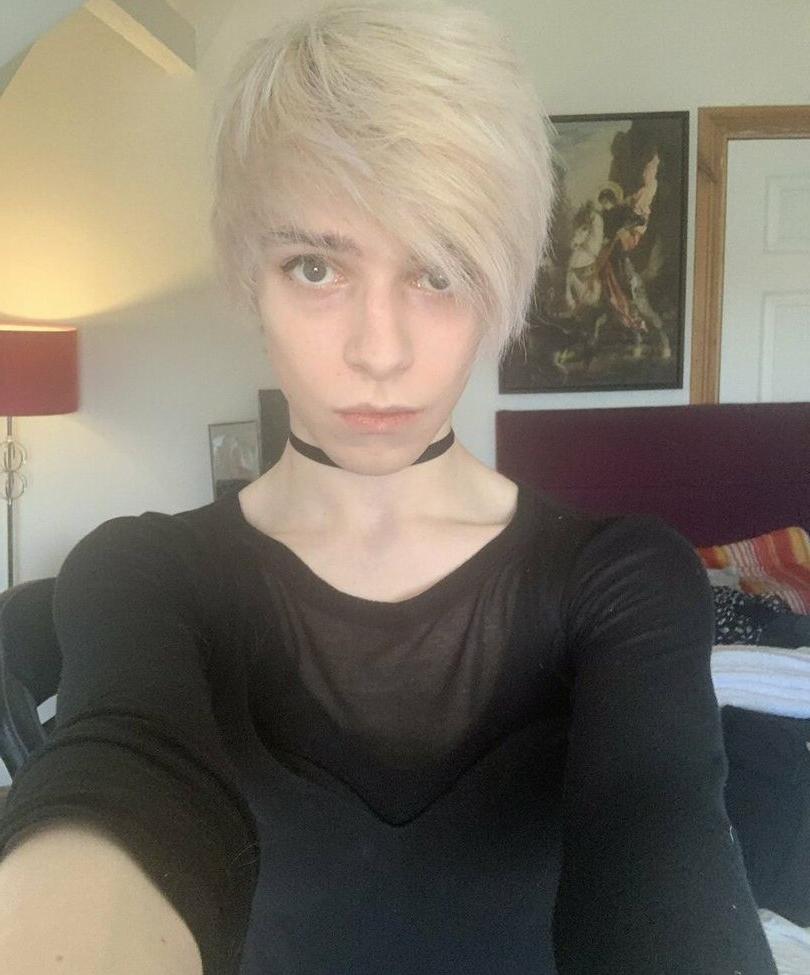 19P Narsissyus nude