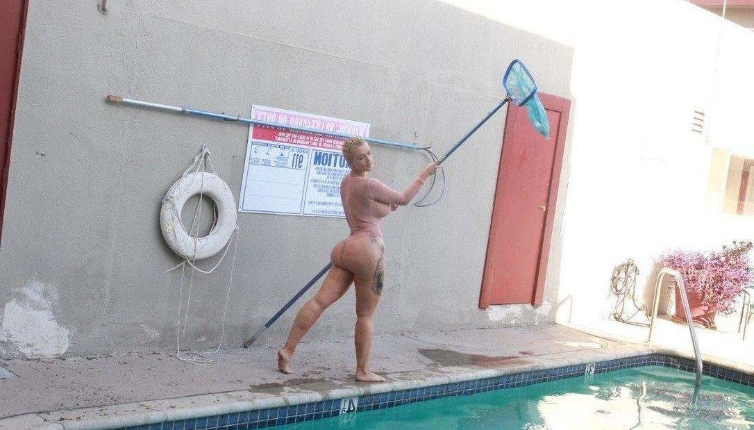 25P Theallamericanbadgirl nude