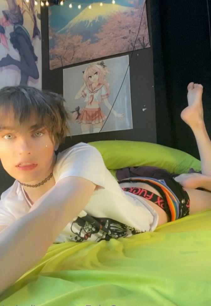 25P Femboixd nude