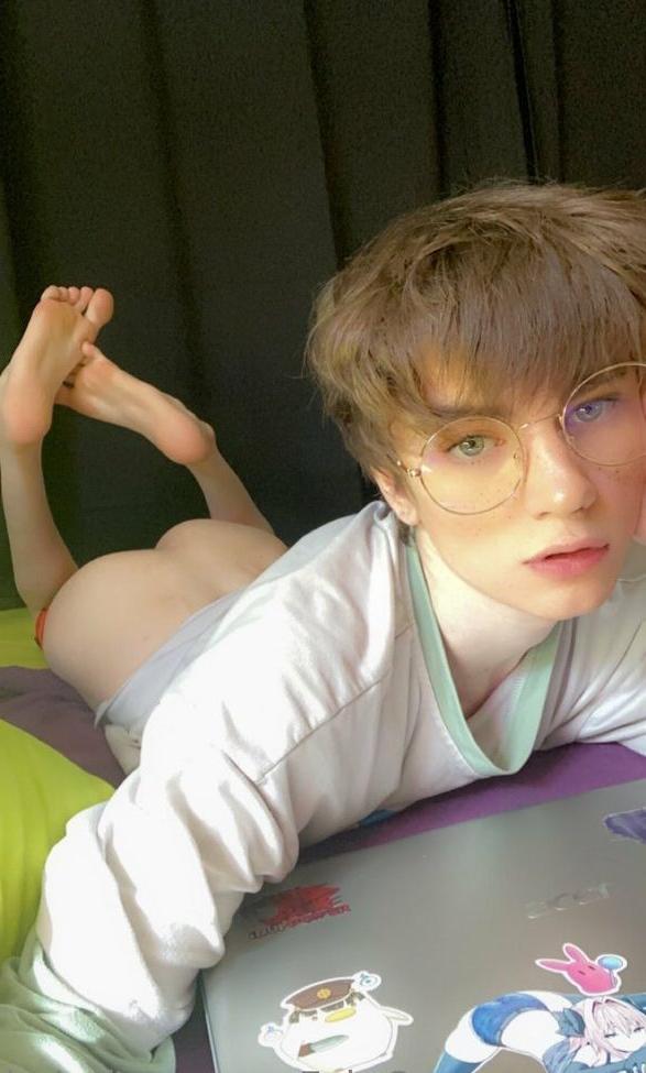 25P Femboixd nude