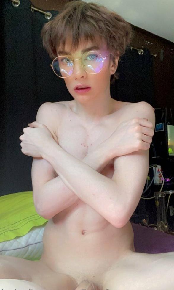 25P Femboixd nude