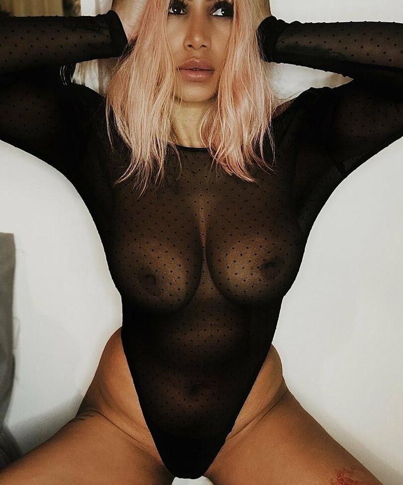 25P Kayleigh Morris nude