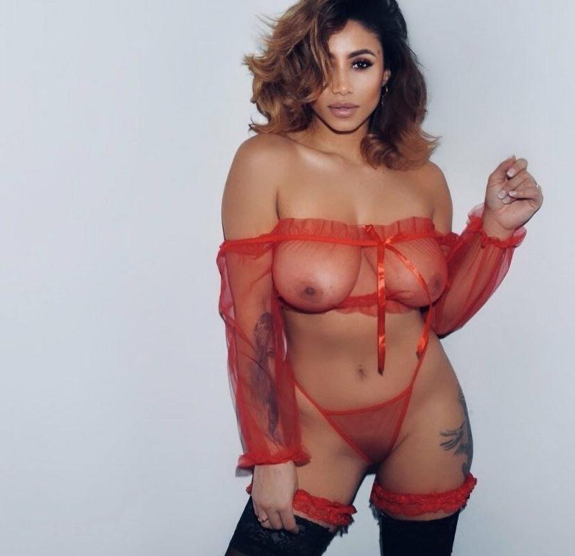 25P Kayleigh Morris nude