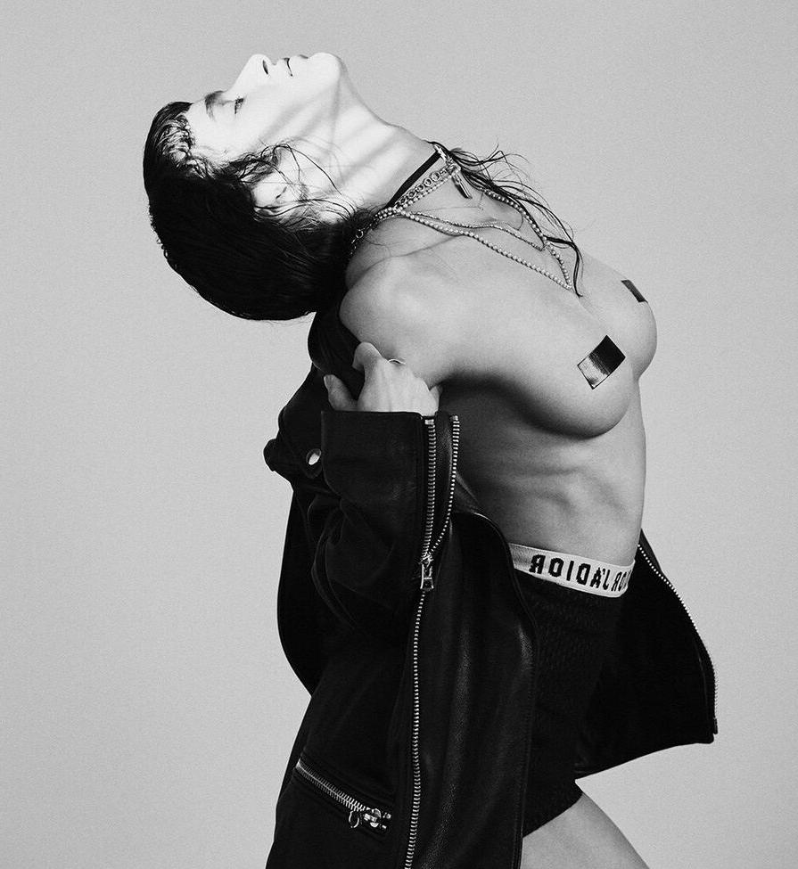 25P Sofia Boutella nude