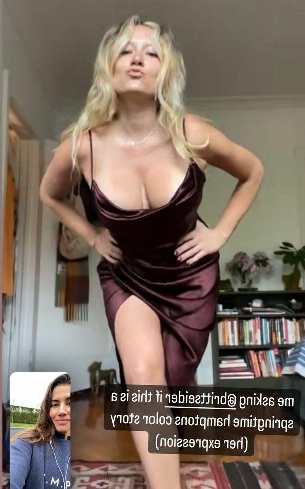 25P Alexandra Vreeland nude