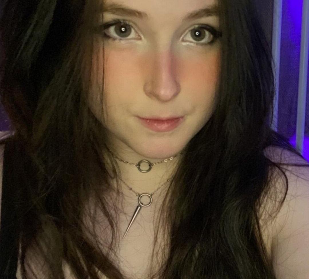 25P Brattyrin nude