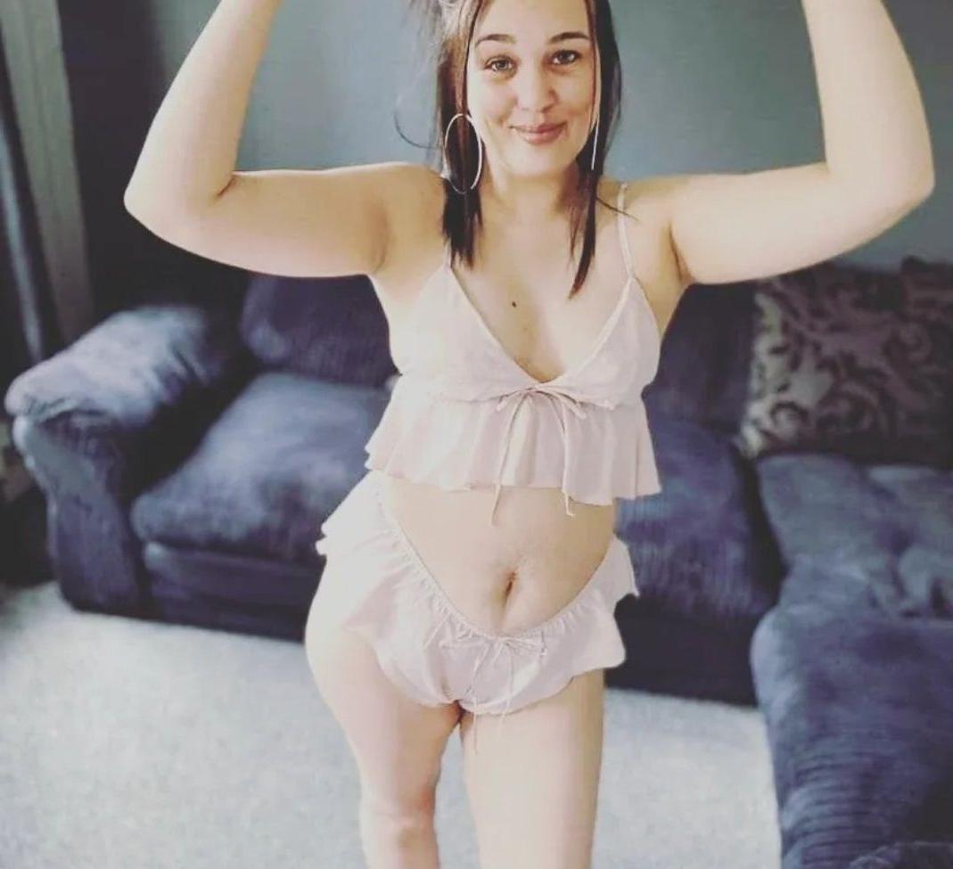 13P Debzlouise nude