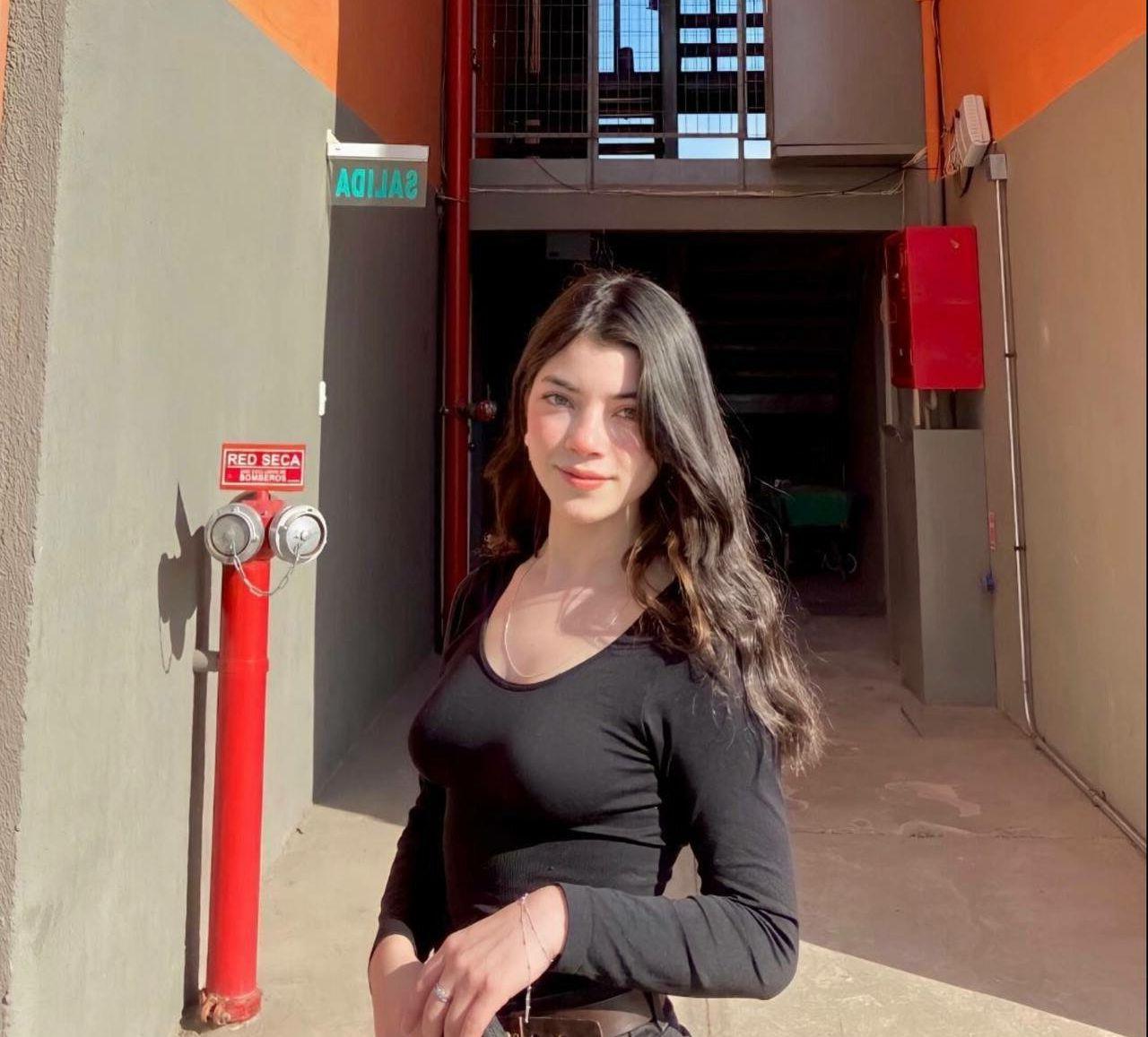 25P Julieta Yañez nackt