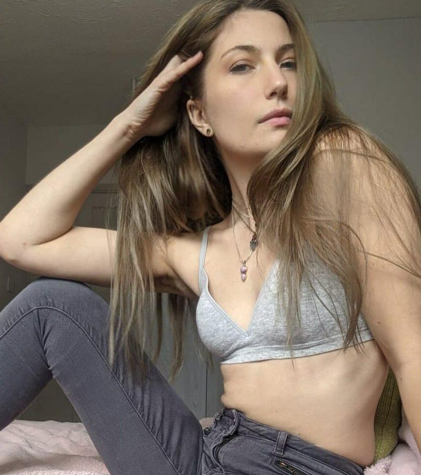 25P StephanieBC nude