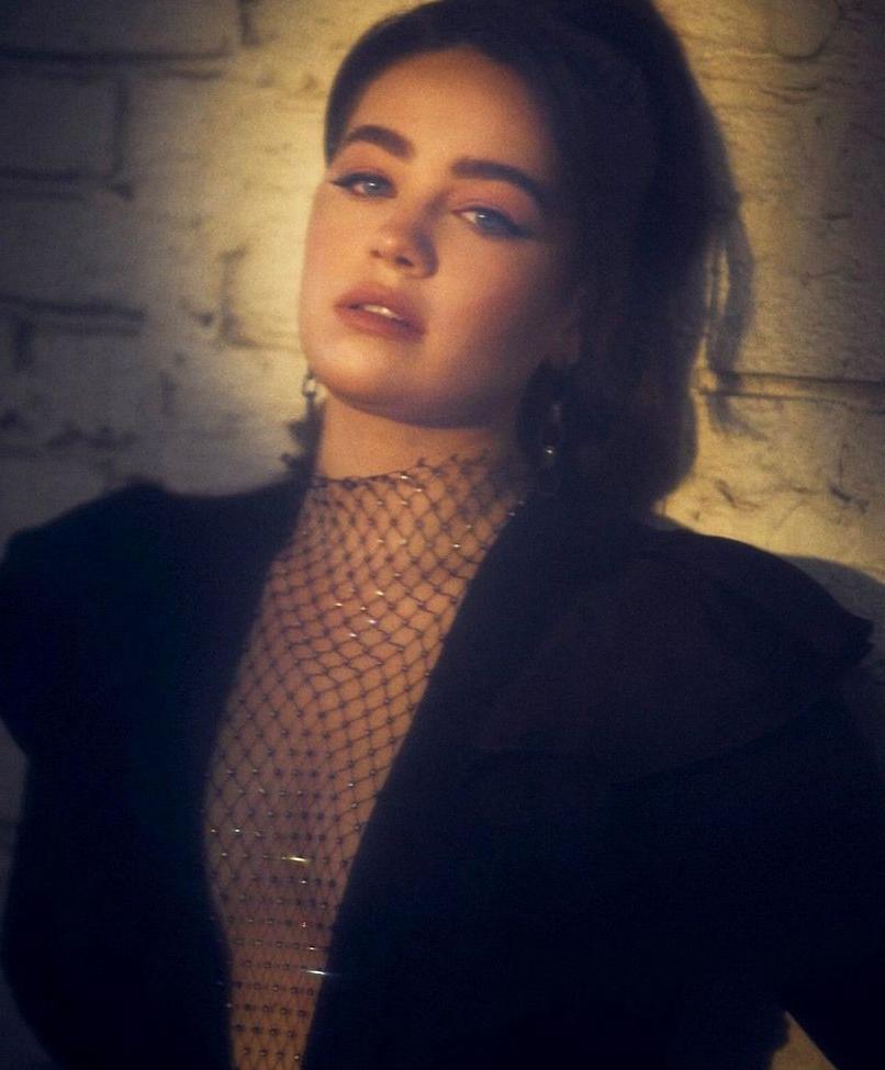 25P Mary Mouser nude