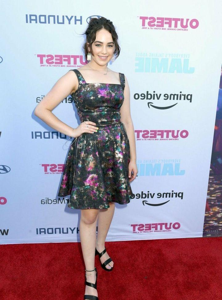 25P Mary Mouser nude