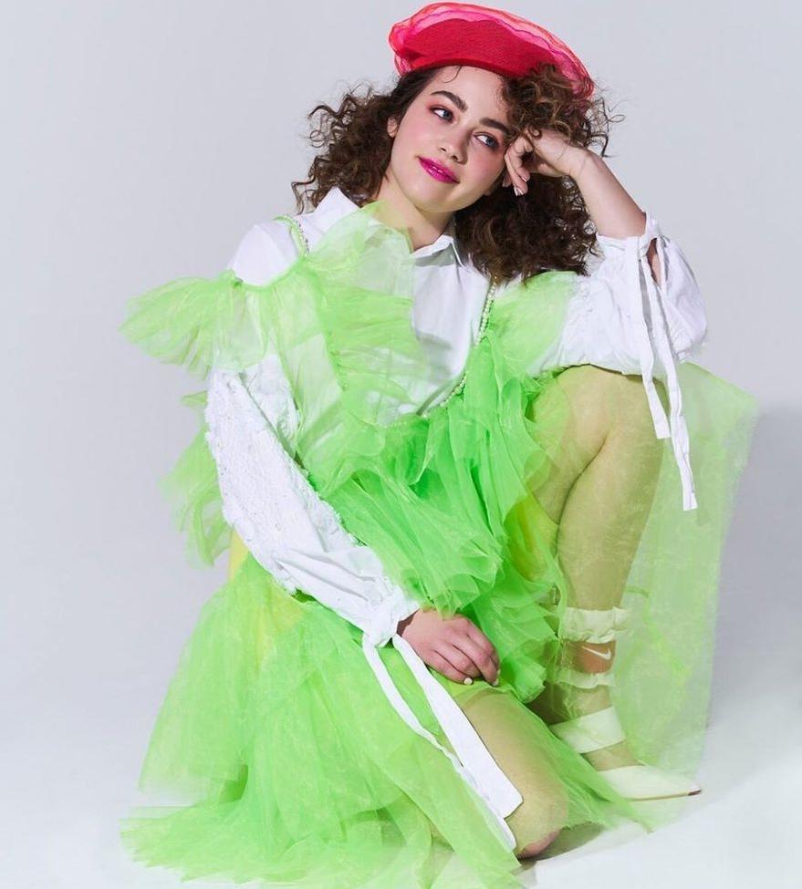 25P Mary Mouser nude