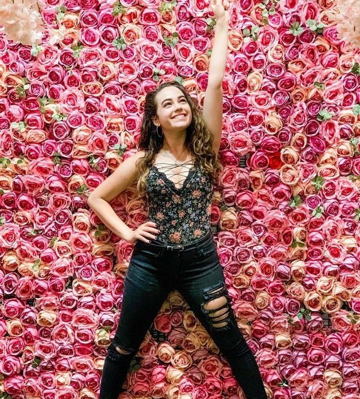 25P Mary Mouser nude