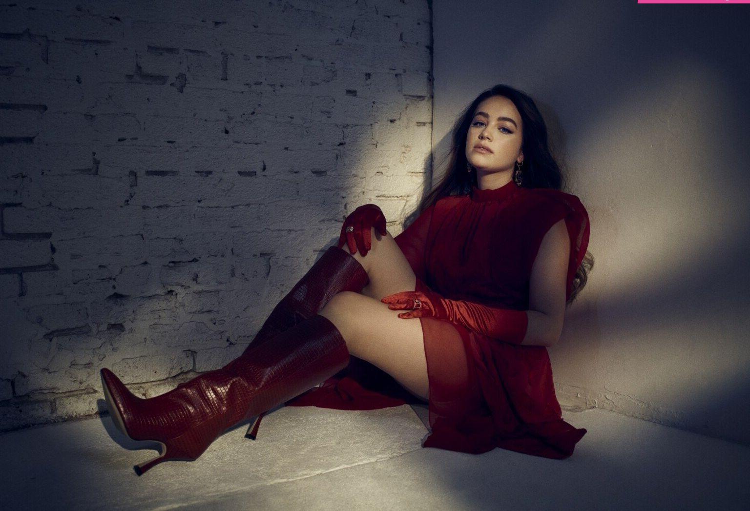 25P Mary Mouser nude