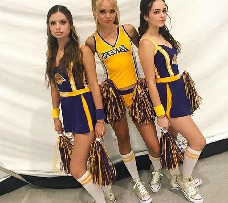 25P Mary Mouser nude
