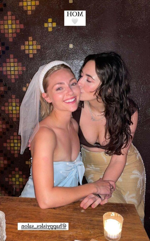 25P AnnaSophia Robb nude