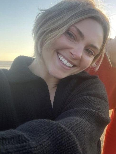 25P AnnaSophia Robb nude